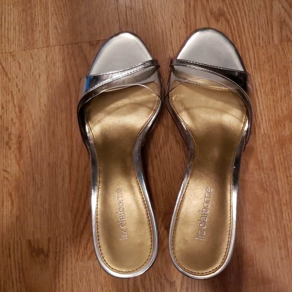 Liz Claiborne slip on sandals silver/clear 6.5
